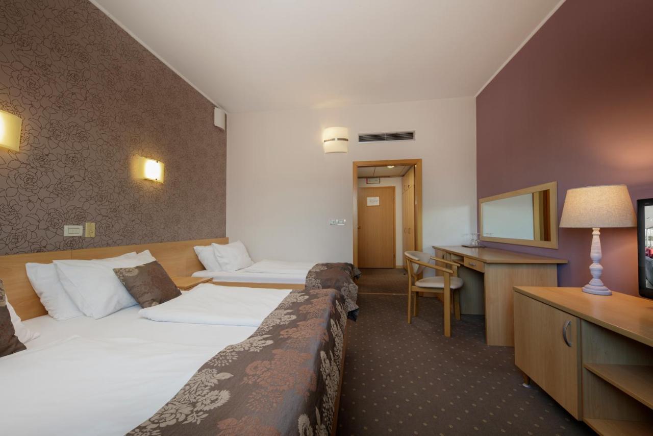Hotel Zovko Zagreb Sesvete Bagian luar foto