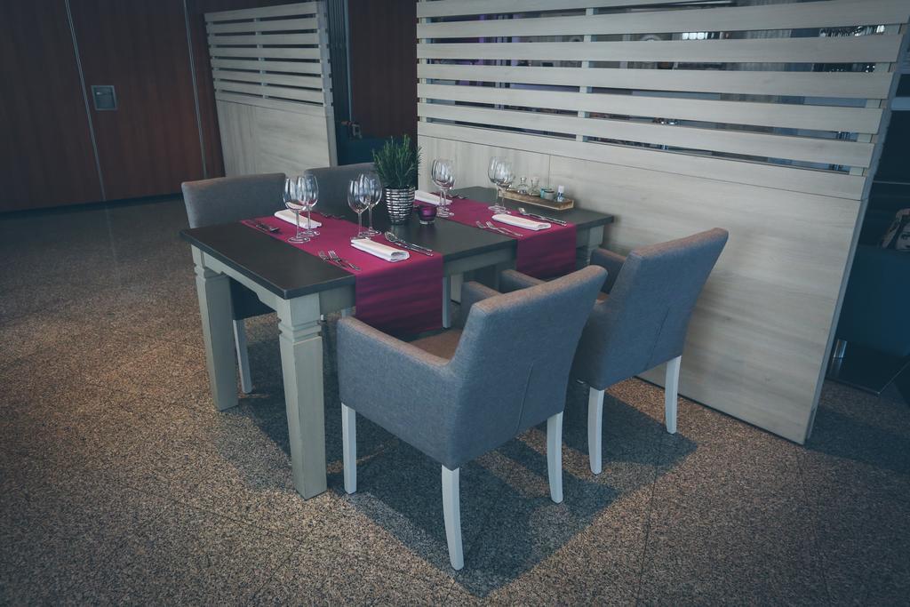 Hotel Zovko Zagreb Sesvete Bagian luar foto