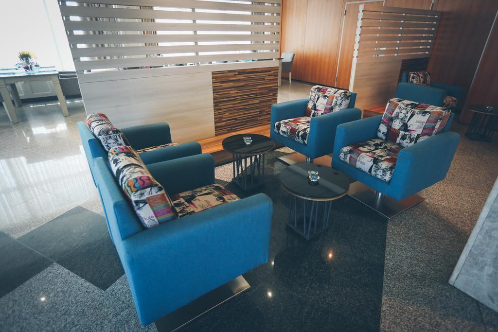 Hotel Zovko Zagreb Sesvete Bagian luar foto
