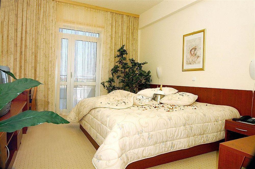 Hotel Zovko Zagreb Sesvete Bagian luar foto