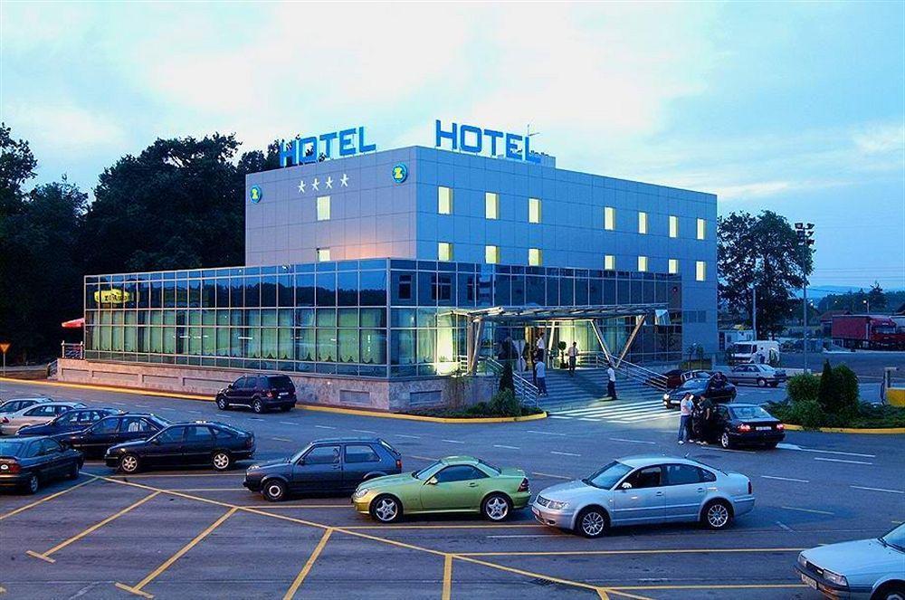 Hotel Zovko Zagreb Sesvete Bagian luar foto