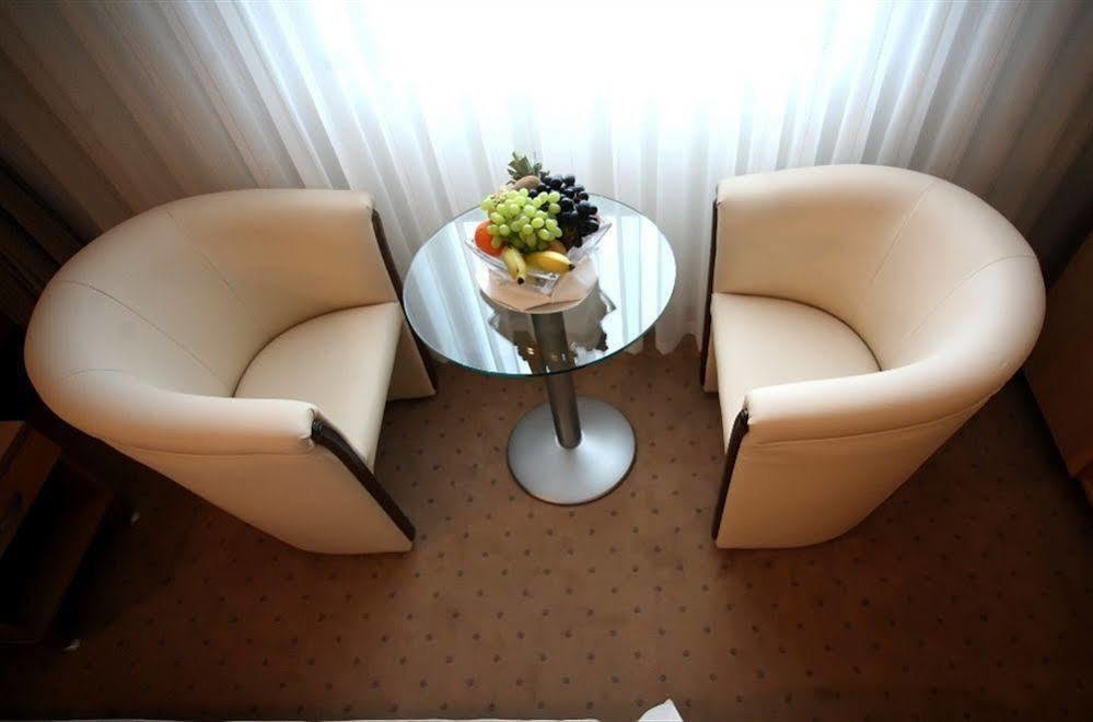 Hotel Zovko Zagreb Sesvete Bagian luar foto